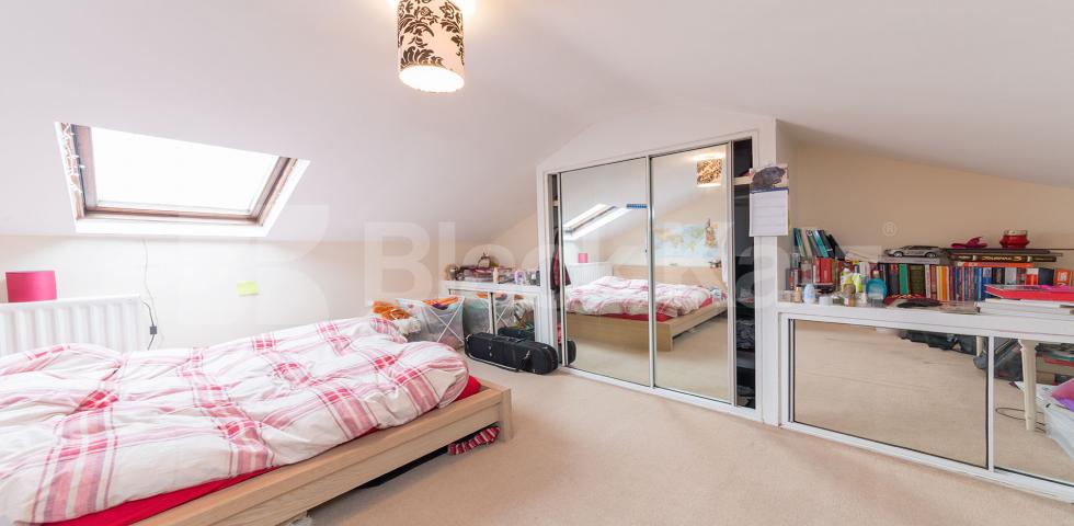 			NEW INSTRUCTION!, 2 Bedroom, 1 bath, 1 reception Flat			 Firs avenue, Muswell Hill